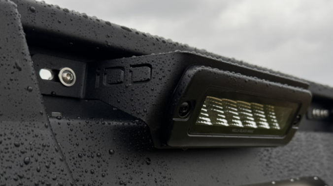 Support de feu latéral V1 pour galerie IOD pour feux Purelux Black Flush -HELLA Black Magic 6,2″