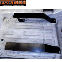 BASE DE SIÈGE POUR SUZUKI SAMURAI FIXE COTE PASSAGER  BASE DE SIÈGE POUR SUZUKI SAMURAI FIXE COTE PASSAGER