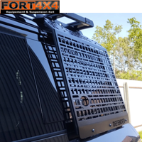 GRILLE DE PROTECTION DE VITRE LATERALE COTE GAUCHE/CONDUCTEUR POUR LAND ROVER DEFENDER (2020+)