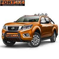 POUR NISSAN NAVARA NP300 - PARE BUFFLE AVANT AVEC GRILLE - VERSION NOIRE